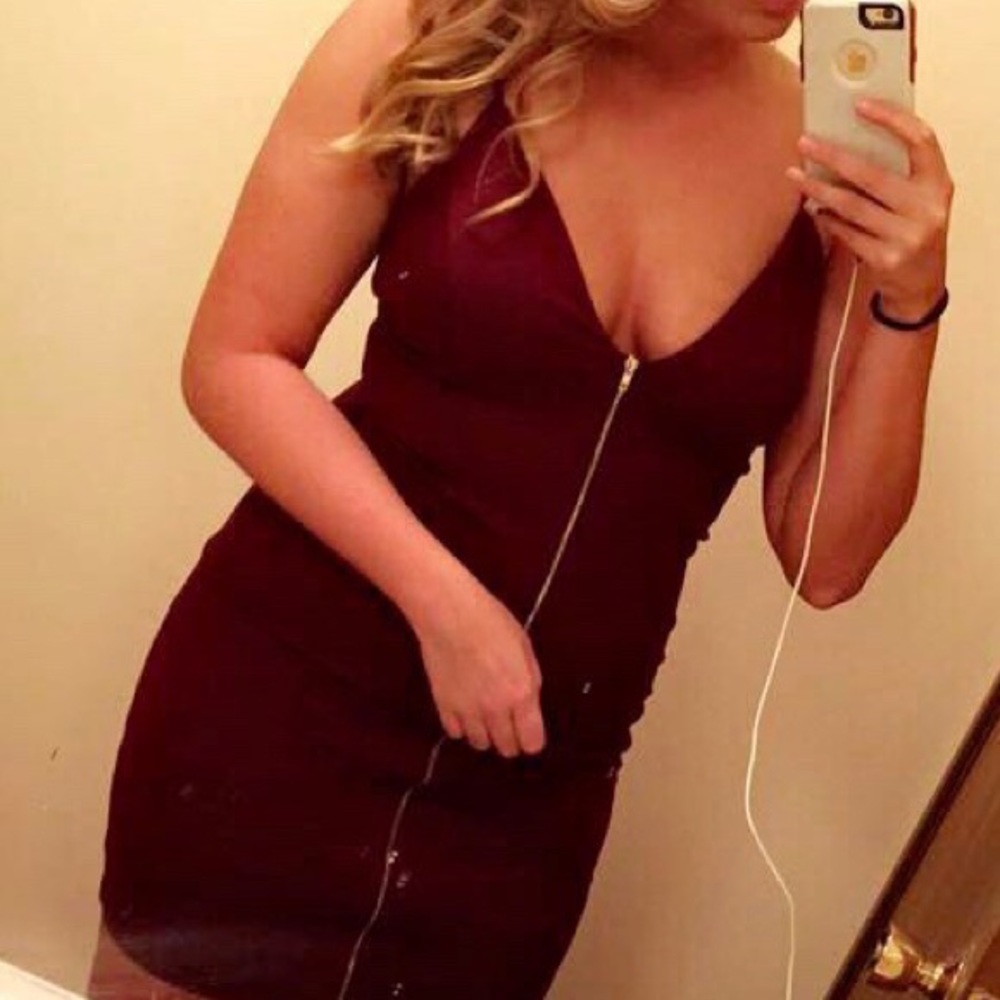 Medium maroon zipper dress